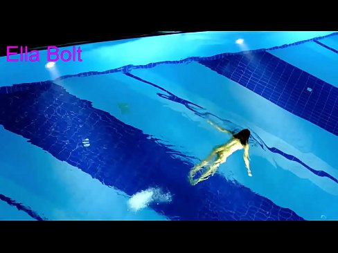 ❤️ Não consigo parar de ver, jovem loira apanhada a nadar nua na piscina da estância balnear ELLA BOLT ❤️ Porno vídeo em pt.xinwen1288.top ❤